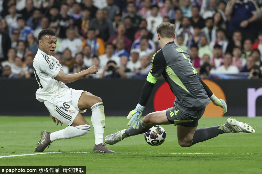 又一次门将对阵皇马：拜仁门将的离奇失误，居莱尔34秒闪电破门！